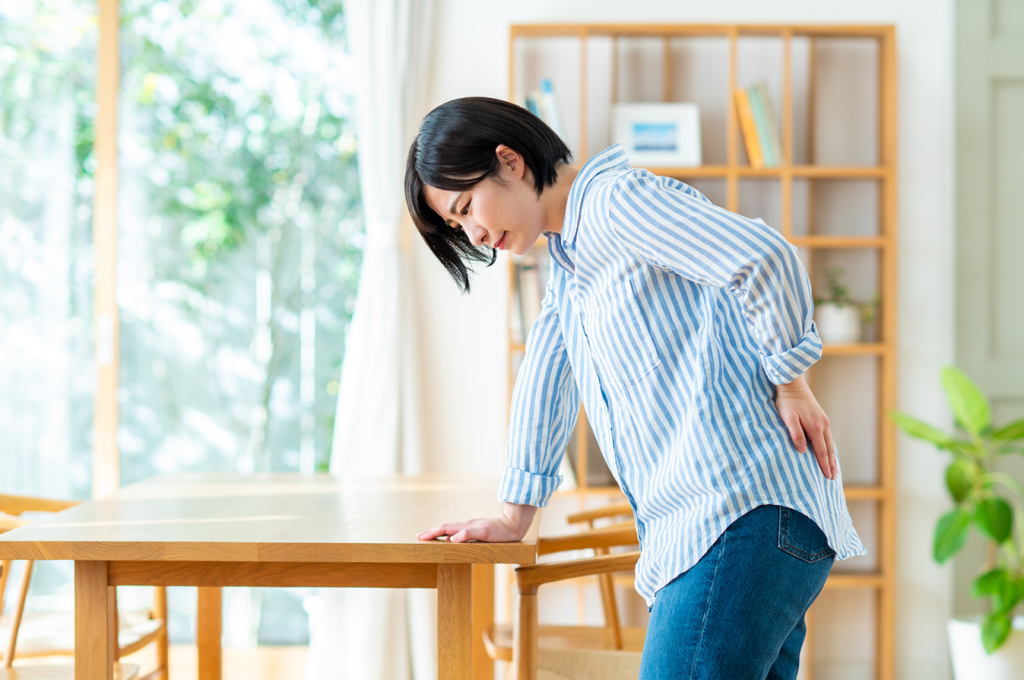 腰の痛い女性